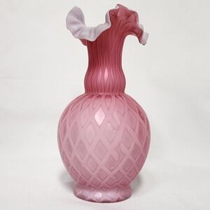Antique MT. WASHINGTON CRANBERRY PEACH BLOW GLASS DIAMOND QUILTED 6.5" VASE PINK
